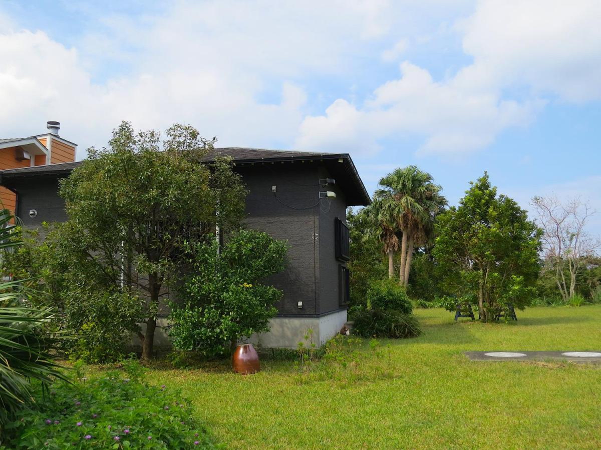 Cottage Orange House Yakushima Якусіма Екстер'єр фото